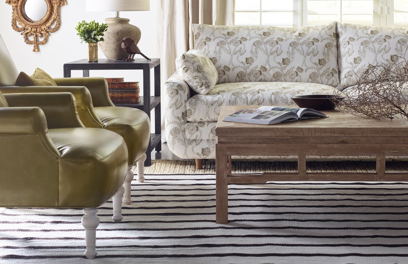 how-to-mix-different-material-types-living-room